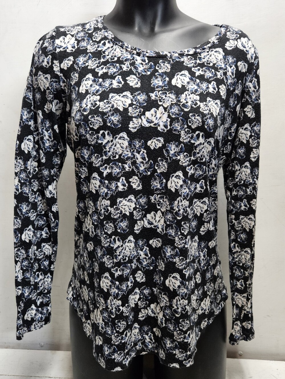 SIMPLY VERA Vera Wang womens Medium Long Sleeve Floral Top Shirt Rayon